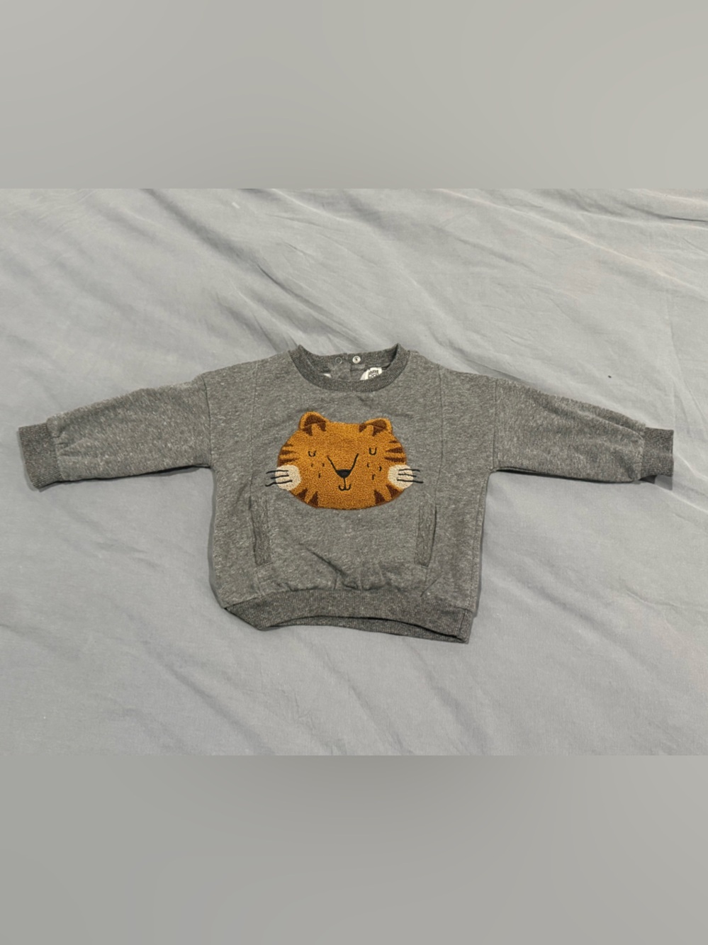 Gray toddler Sweatshirt with Tiger Patch